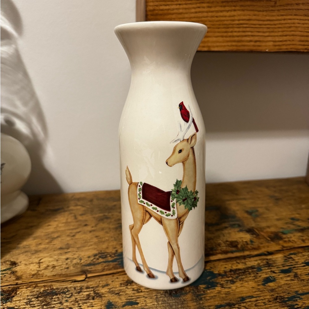 Grasslands Road White Vase with Deer Motif